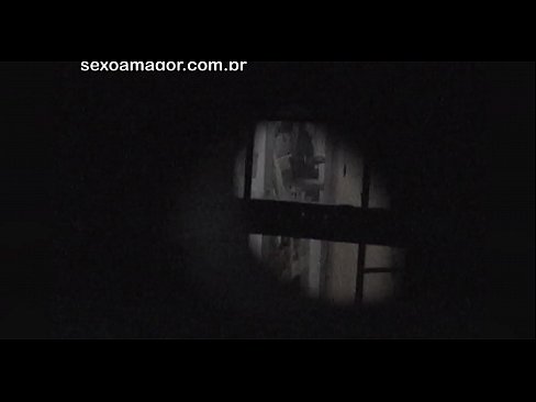 ❤️ Ξανθιά κοπέλα βιντεοσκοπήθηκε κρυφά από ηδονοβλεψία της γειτονιάς κρυμμένο πίσω από κούφια τούβλα ☑ Γαμημένο βίντεο